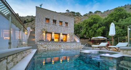 Villa Althea - Private Heated Pool, WiFi and AC