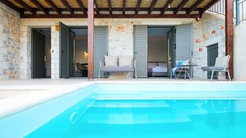 Executive Suite, Private Pool | Premium bedding, minibar, in-room safe, soundproofing