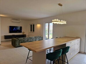 House | Dining - Holiday Home Nino With Amazing Swimming Pool (Split)