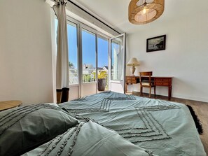 5 Schlafzimmer, Bügeleisen/Bügelbrett, WLAN