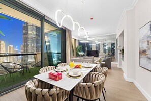 تناول الطعام