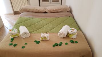 1 bedroom, travel crib, free WiFi, bed sheets
