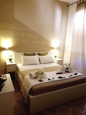 1 dormitorio, cuna de viaje, wifi gratis y ropa de cama