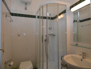 Hair dryer, towels - Vatican corner Family Apartment 3BD 2 BA (roma)
