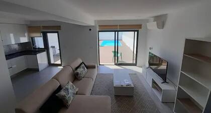 Amazing 2 Suites with pool Almada
