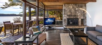 Waterfront Home! Newly Remodeled! (weow)