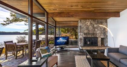 Waterfront Home! Newly Remodeled! (weow)