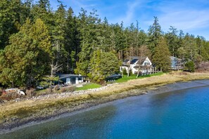 Exterior - Waterfront Home! Newly Remodeled! (weow) (Friday harbor)