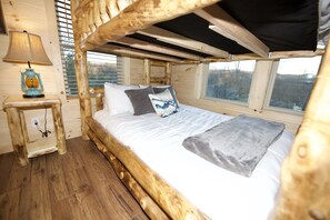 2 bedrooms, iron/ironing board, bed sheets
