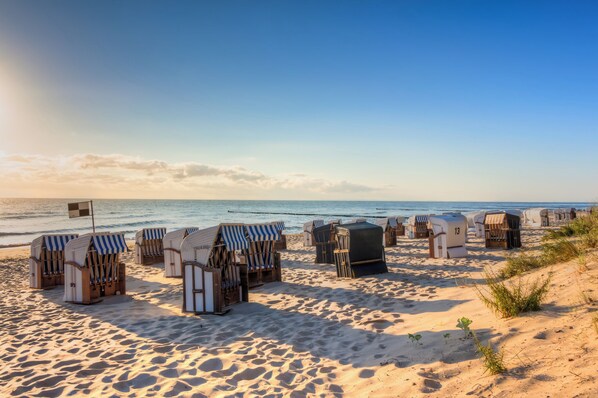 Beach nearby, sun-loungers, beach towels
