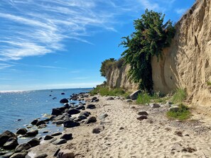 Plage à proximité, chaise longue, serviettes de plage