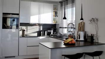 Køleskab, ovn, kogeplade, opvaskemaskine