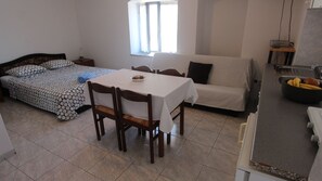 1 soveværelse, sengetøj