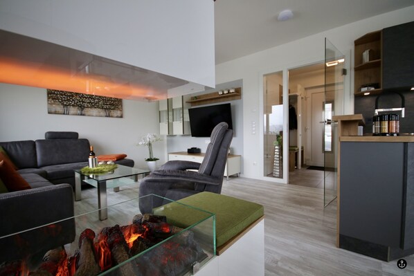 Sonnenweg 15 | Private kitchen | Full-size fridge, microwave, oven, stovetop