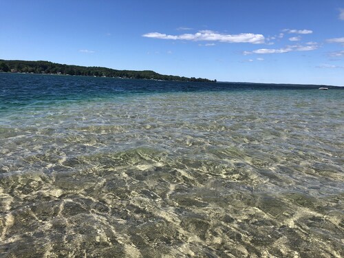 Torch River Cottage ——Pontoon Boat Available!