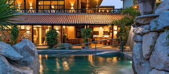 Fully Accessible Luxury Villa - Steps to the Beach