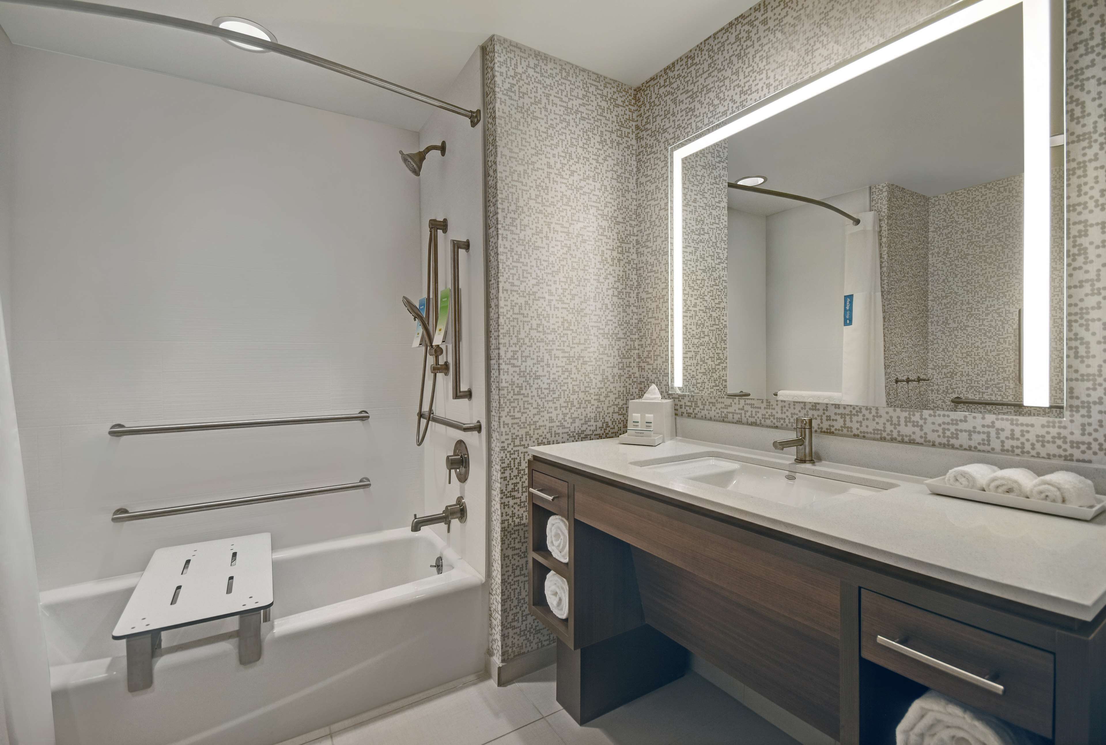 separate bathtub and shower, towels