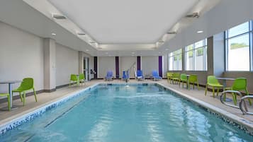 Una piscina cubierta