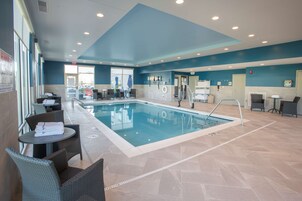 Una piscina cubierta