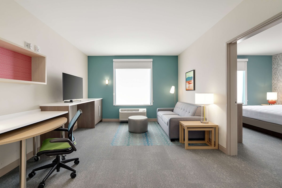Suite, 1 King Bed, Accessible, Bathtub | Desk, laptop workspace, blackout curtains, iron/ironing board