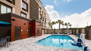 Pool - Hampton Inn & Suites Alachua I-75 (Alachua)