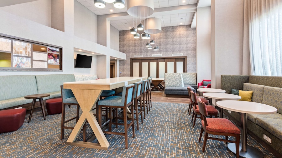 Hampton Inn & Suites Alachua I-75