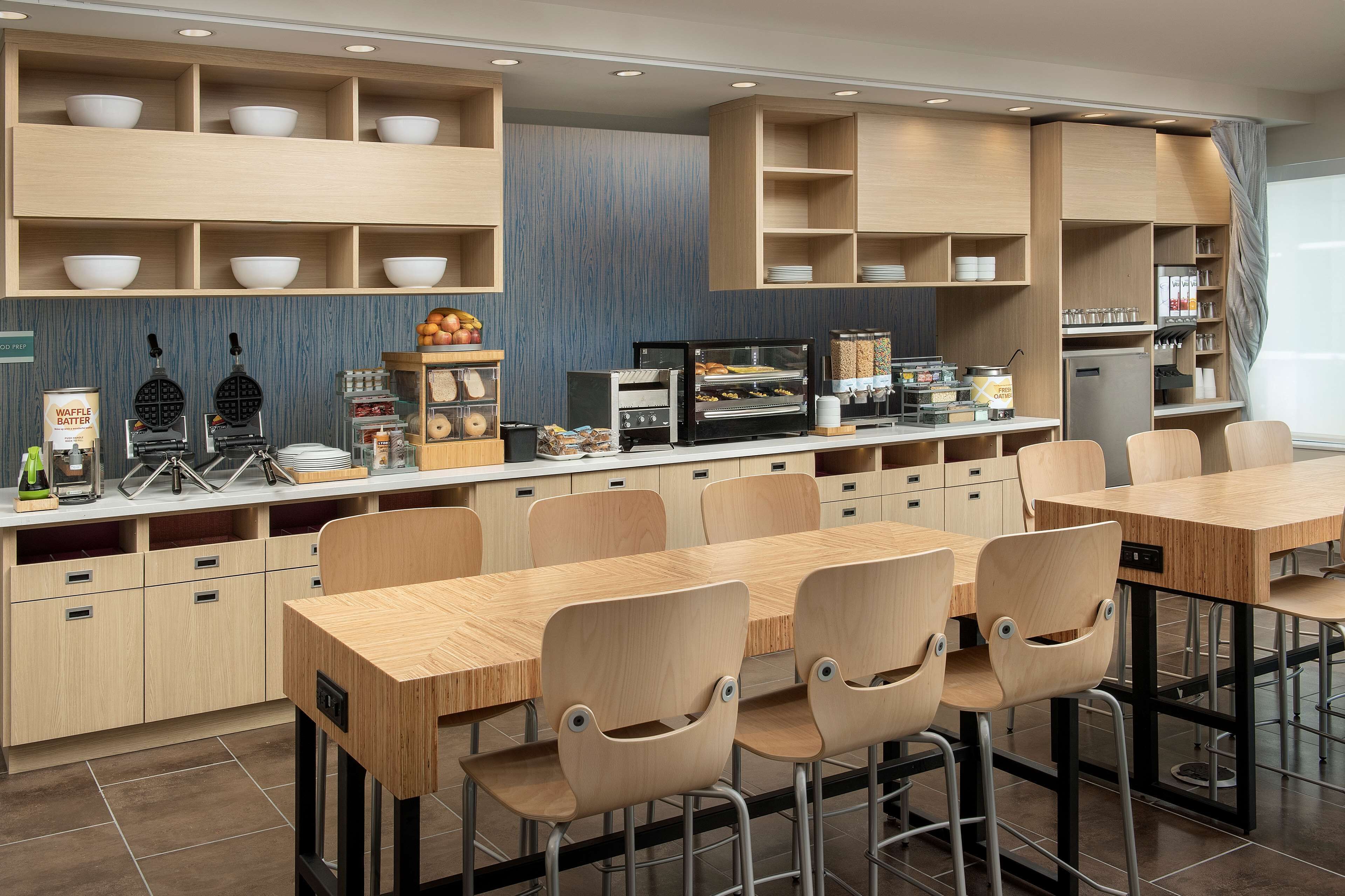 Tägliches inbegriffenes großes Frühstück