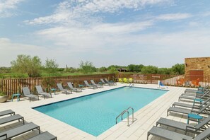 Outdoor pool, open 9:00 AM to 10:00 PM, sun loungers - Home2 Suites by Hilton Mesa Longbow, AZ (Mesa)