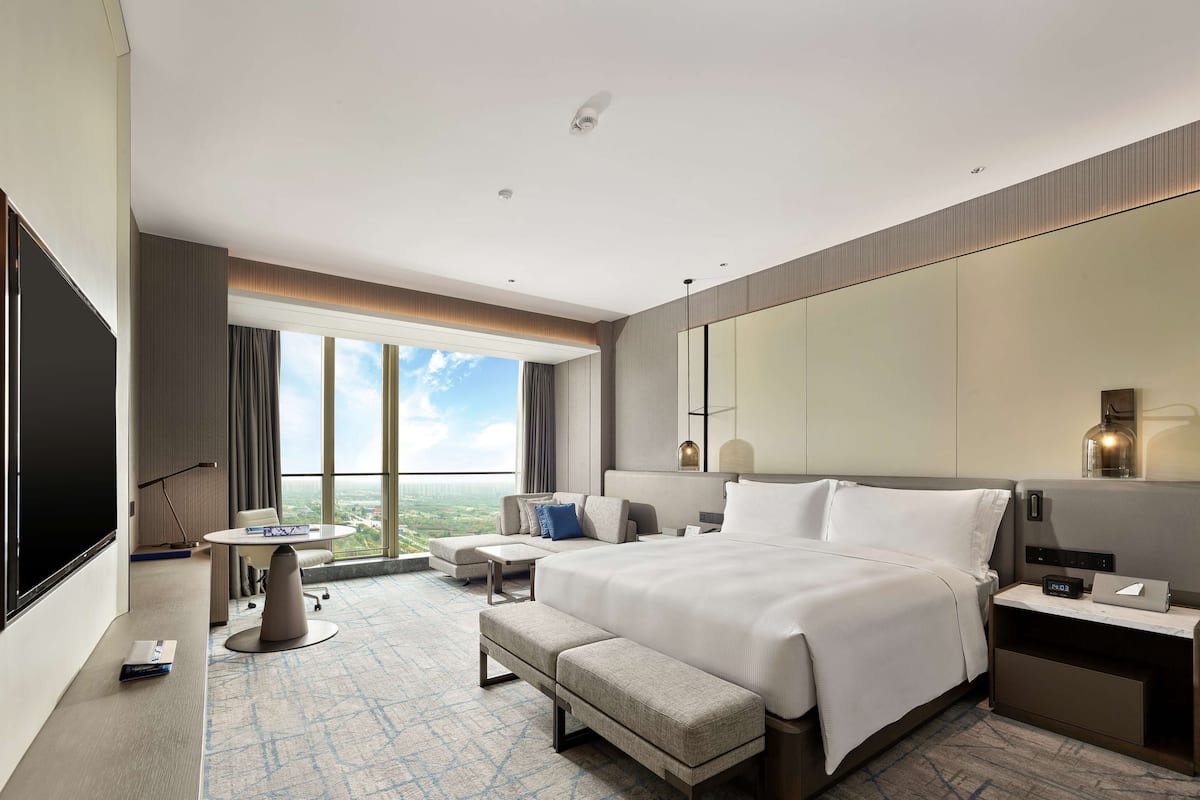 1 bedroom, minibar, in-room safe, desk