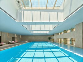Una piscina techada