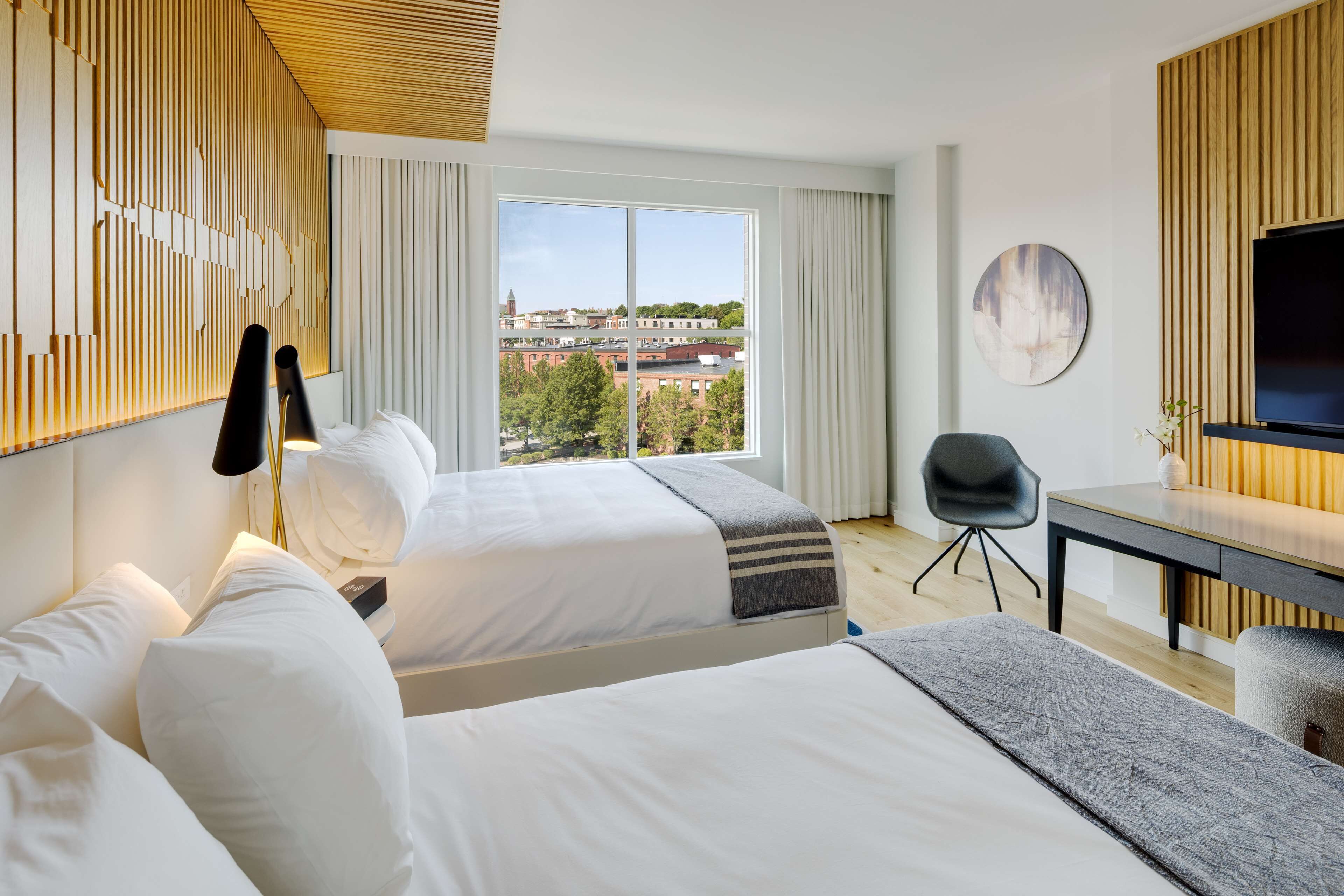 premium bedding, in-room safe, desk, laptop workspace