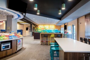 Daily to-go breakfast for a fee - Tru By Hilton Bradenton I-75, FL (Bradenton)