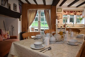 Maison familiale | Cuisine privée | Réfrigérateur grande capacité avec congélateur, un four
