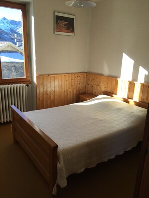 4 chambres, fer et planche à repasser, Wi-Fi
