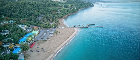 Ubicación a pie de playa y toallas de playa