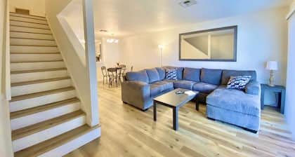 Large Modern Townhome 10 Miles to WEC and HItts, 1 Mile to Ocala Golf Club