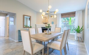 Dining - BEACHY PARADISE close to Siesta Key! (Sarasota)