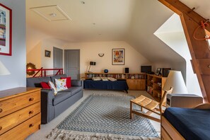 TV, fireplace, DVD player, stereo