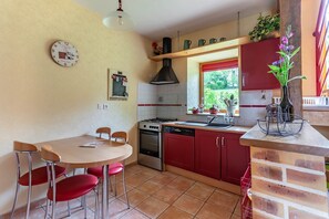 Kühlschrank, Mikrowelle, Ofen, Geschirrspüler