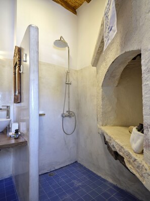 Traditional House | Bathroom | Shower, rainfall showerhead, hair dryer, slippers - Kambos House (Kimolos)