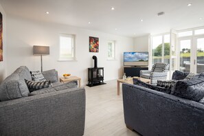 Smart-tv en een open haard