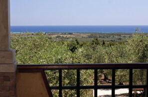 Property grounds - VACATION HOME WITH SEA VIEW (Orosei)