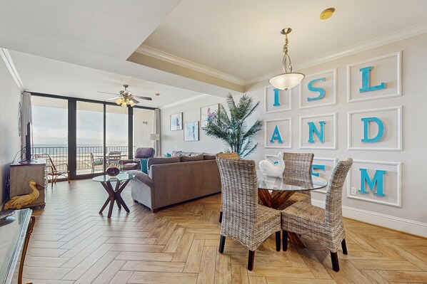 Interior - Bright & beachy waterfront condo with pools, tennis, gym, spacious balcony & W/D (Dauphin Island)