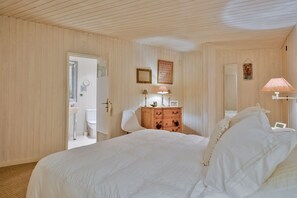 3 chambres, fer et planche à repasser, accès Internet, draps fournis