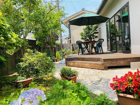 Terrace/patio. Wakura Onsen 3minute walk Up to 8 people / Nanao Ishikawa