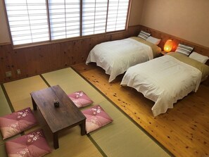 2 bedrooms, desk, free WiFi, bed sheets