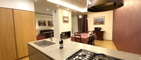 Kühlschrank, Ofen, Herdplatte, Geschirrspüler