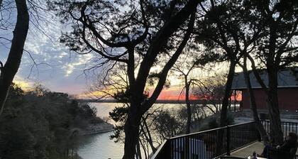 LAKE FRONT HOME! Direct access to the water.
