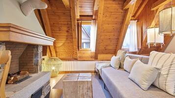 Télévision, cheminée