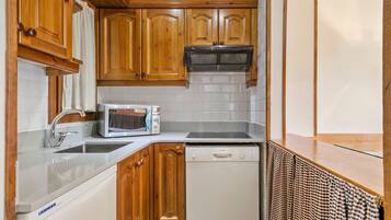 Kühlschrank, Mikrowelle, Geschirrspüler